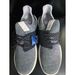 Brand New Mens Adidas Tennis shoe